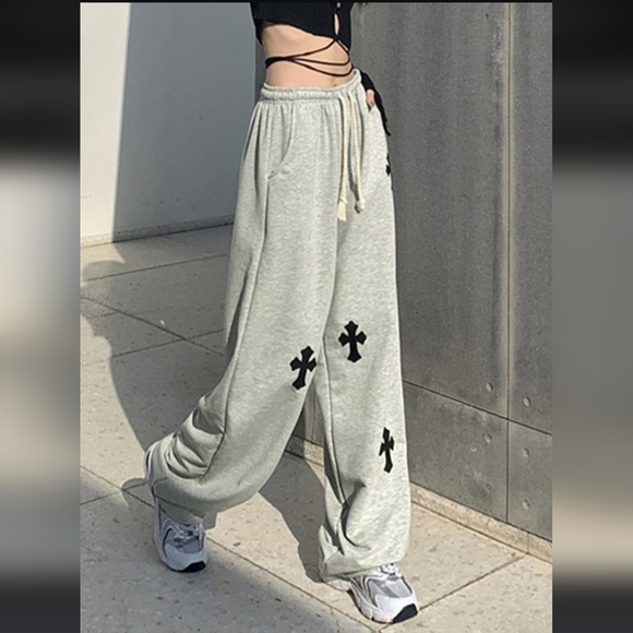 Cross Patch Baggy Sweatpants - Picture 3 of 5